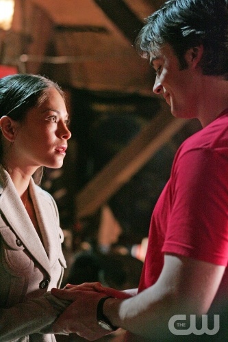 TheCW Staffel1-7Pics_173.jpg - Smallville "Fanatic" (Episode #510)Image #SM510-6847Pictured (l-r): Kristin Kreuk as Lana Lang, Tom Welling as Clark KentCredit: © The WB/Sergei Bachlakov